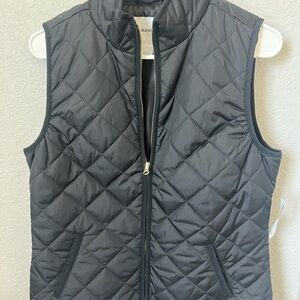 Old Navy Quilted Vest in Charcoal Gray